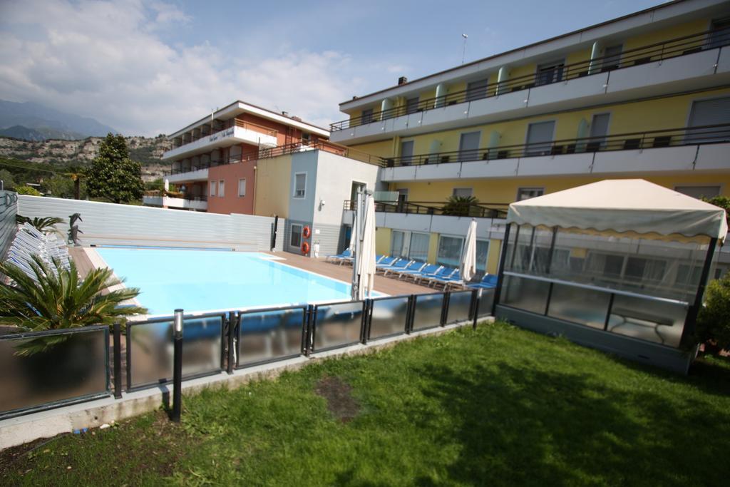 Hotel Miorelli Torbole Sul Garda Buitenkant foto