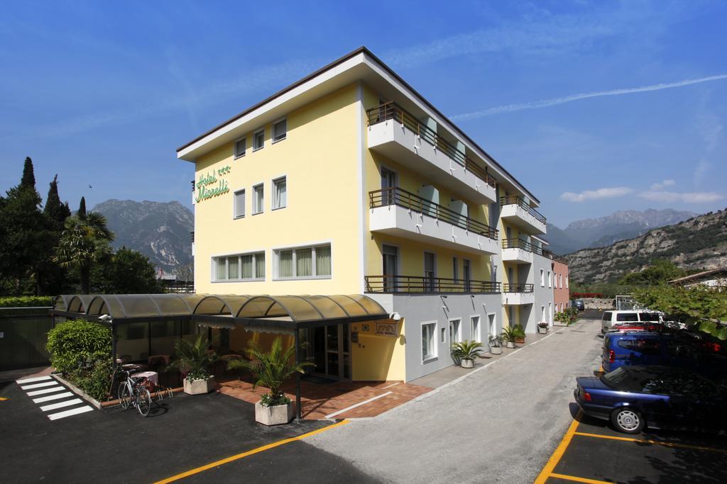 Hotel Miorelli Torbole Sul Garda Buitenkant foto