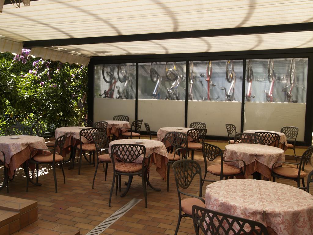 Hotel Miorelli Torbole Sul Garda Buitenkant foto