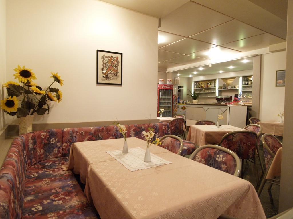 Hotel Miorelli Torbole Sul Garda Buitenkant foto