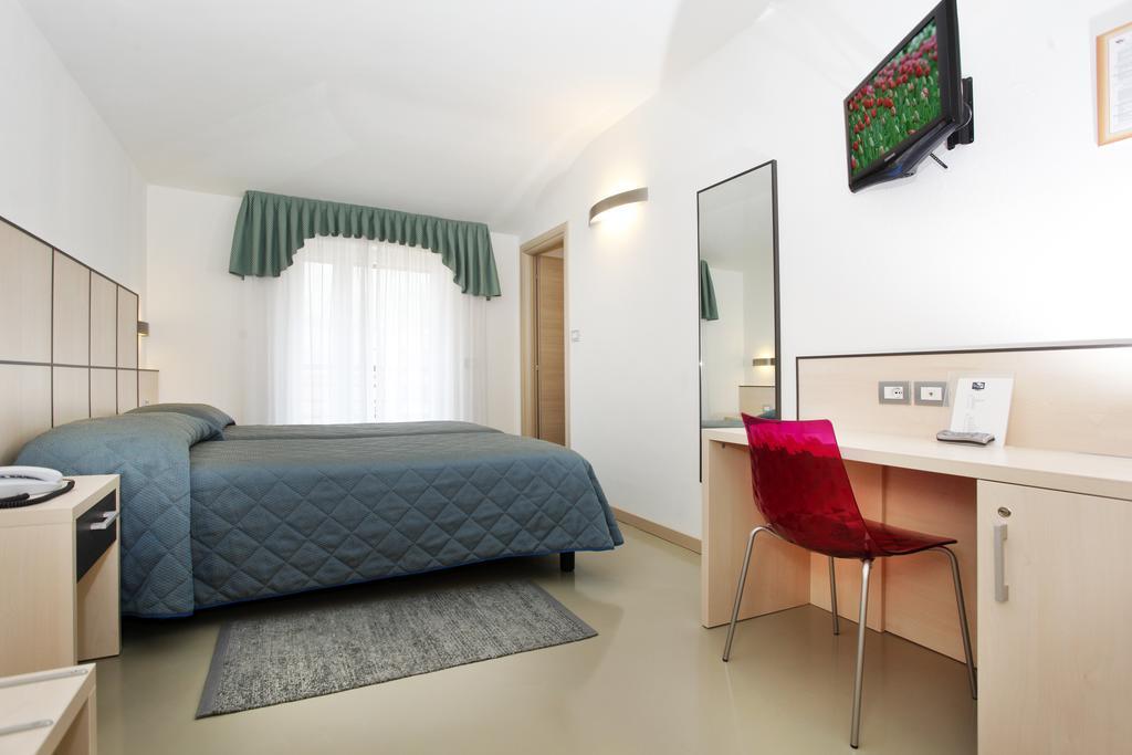 Hotel Miorelli Torbole Sul Garda Buitenkant foto