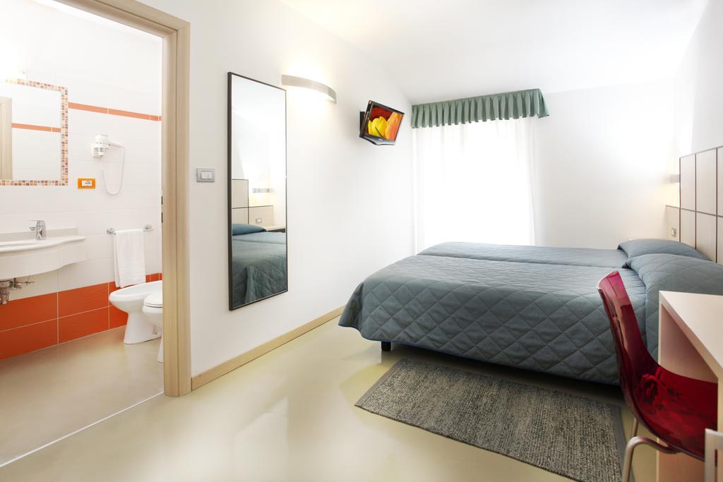 Hotel Miorelli Torbole Sul Garda Buitenkant foto