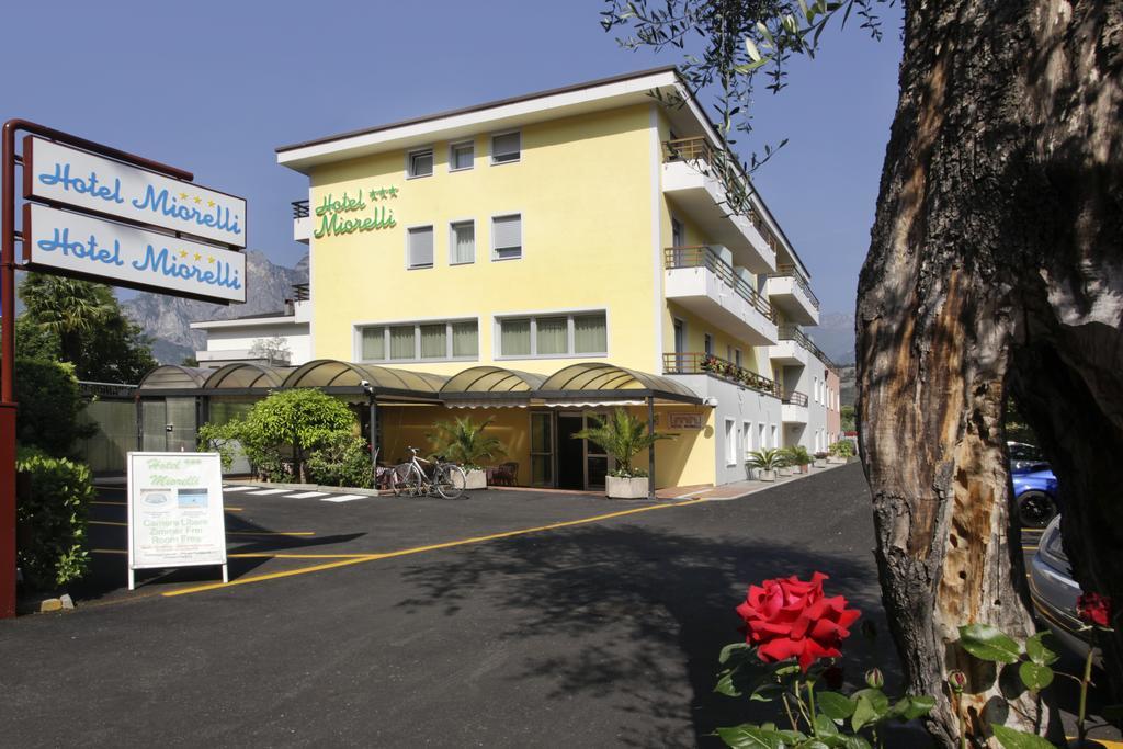 Hotel Miorelli Torbole Sul Garda Buitenkant foto