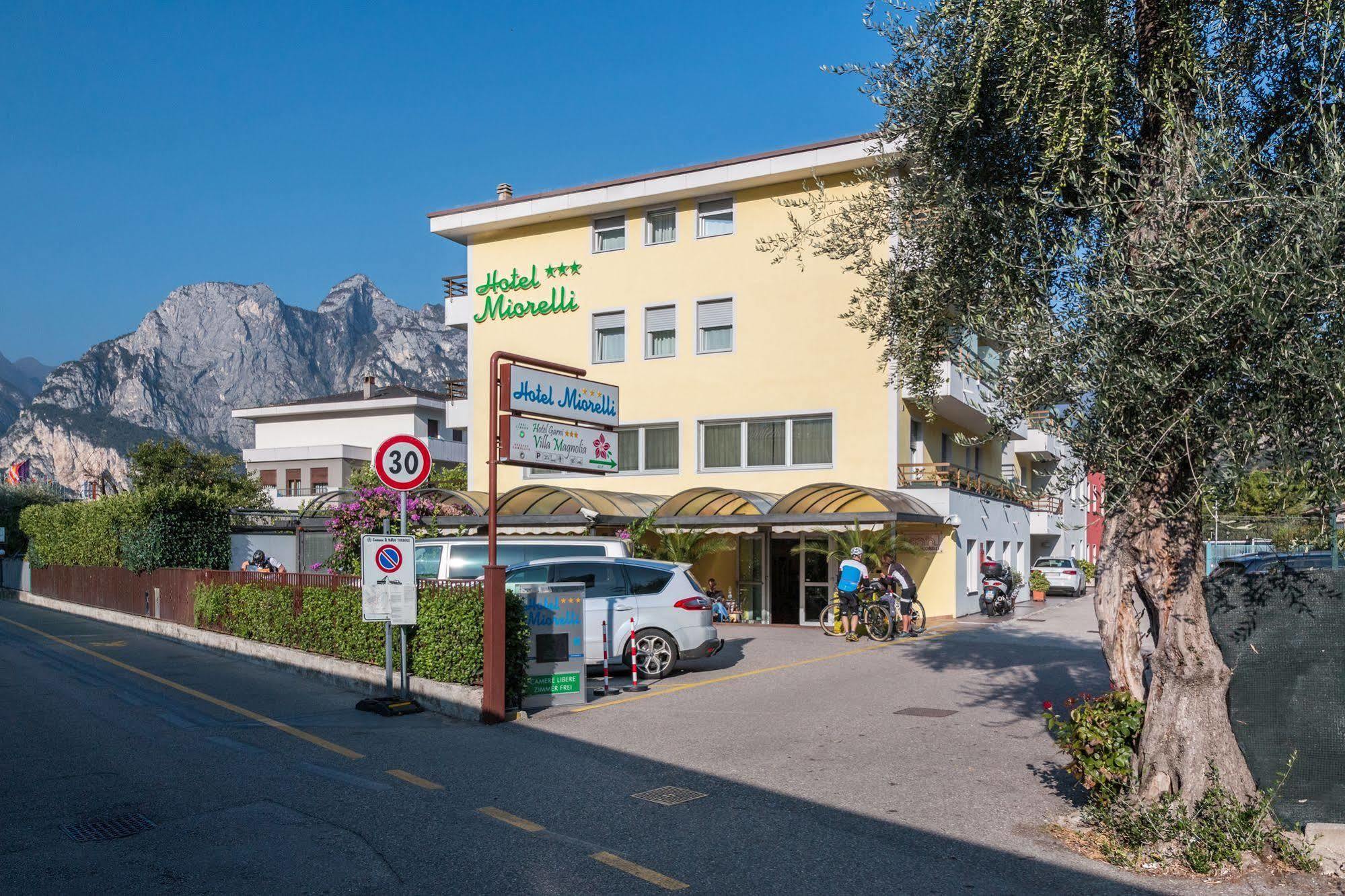 Hotel Miorelli Torbole Sul Garda Buitenkant foto