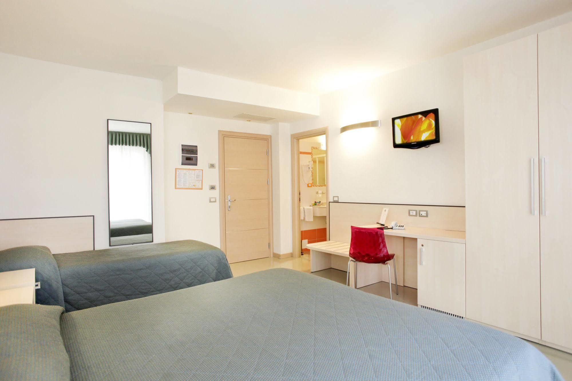 Hotel Miorelli Torbole Sul Garda Buitenkant foto