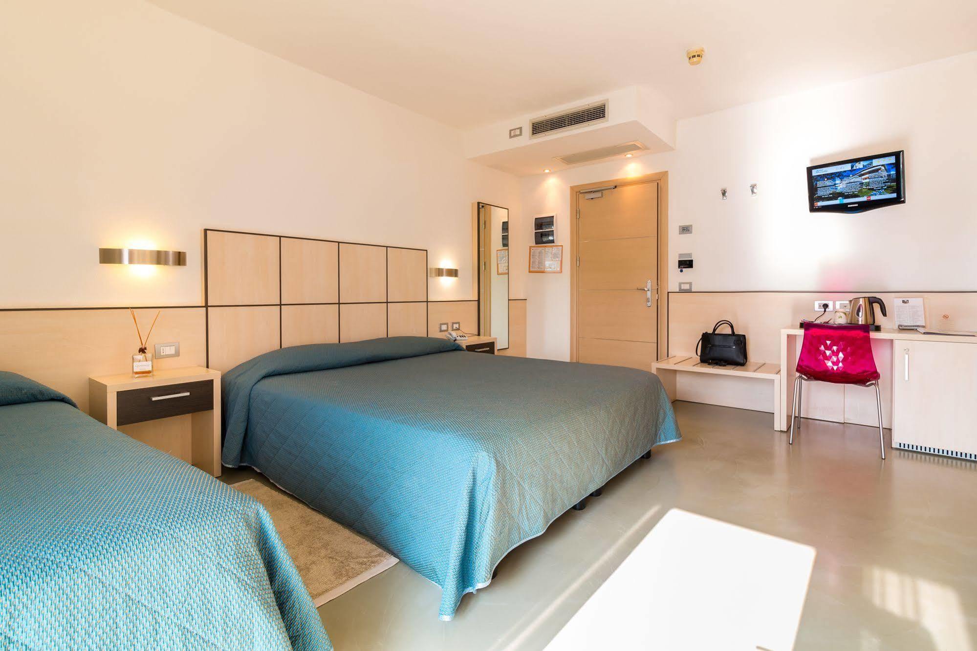 Hotel Miorelli Torbole Sul Garda Buitenkant foto