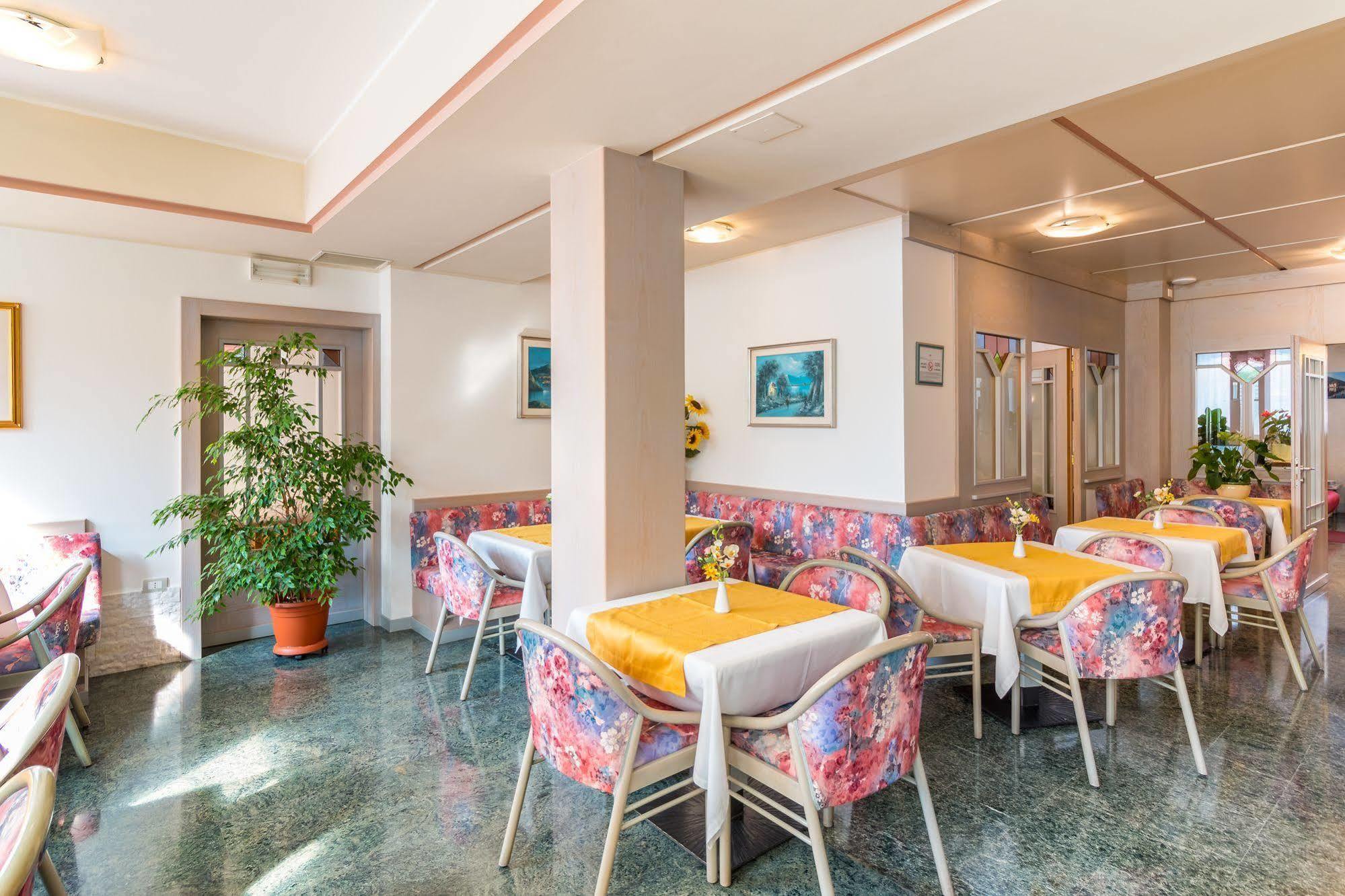Hotel Miorelli Torbole Sul Garda Buitenkant foto